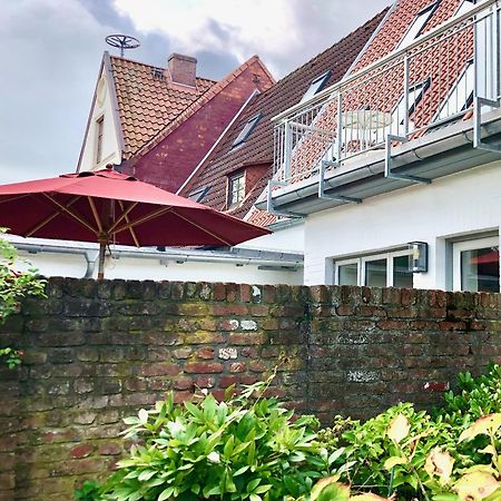 Gaestehaus Kajuete Direkt Am Wasser Friedrichstadt Extérieur photo