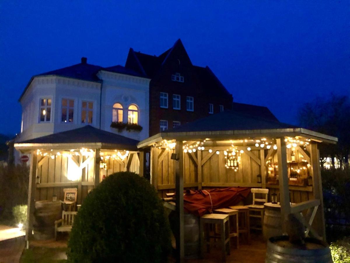 Gaestehaus Kajuete Direkt Am Wasser Friedrichstadt Extérieur photo