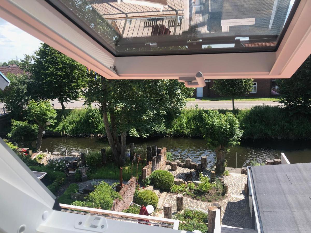 Gaestehaus Kajuete Direkt Am Wasser Friedrichstadt Extérieur photo