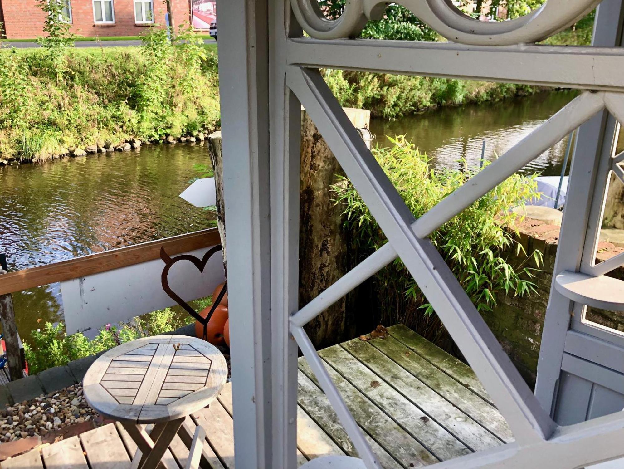 Gaestehaus Kajuete Direkt Am Wasser Friedrichstadt Extérieur photo