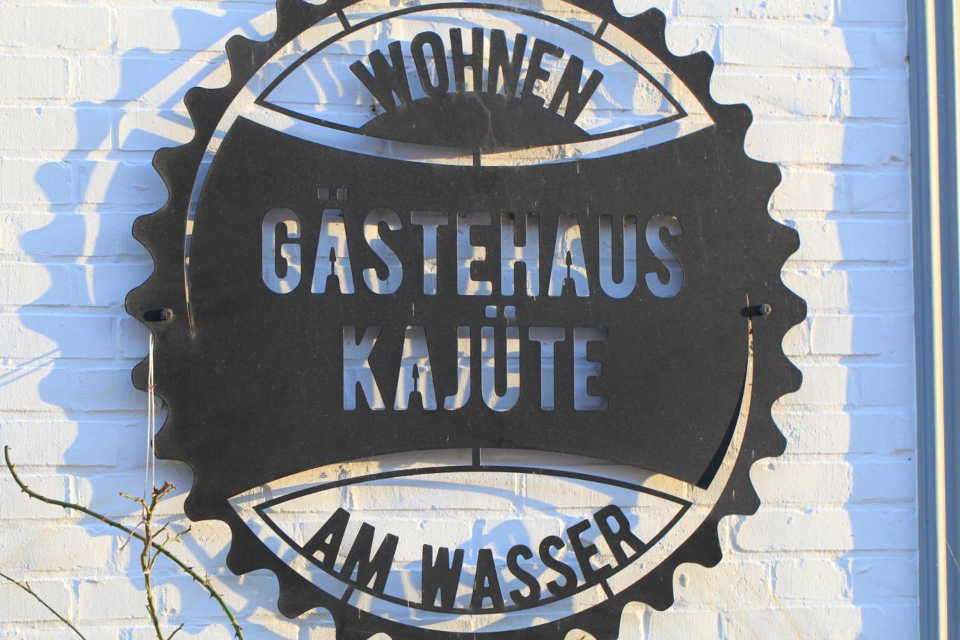 Gaestehaus Kajuete Direkt Am Wasser Friedrichstadt Extérieur photo
