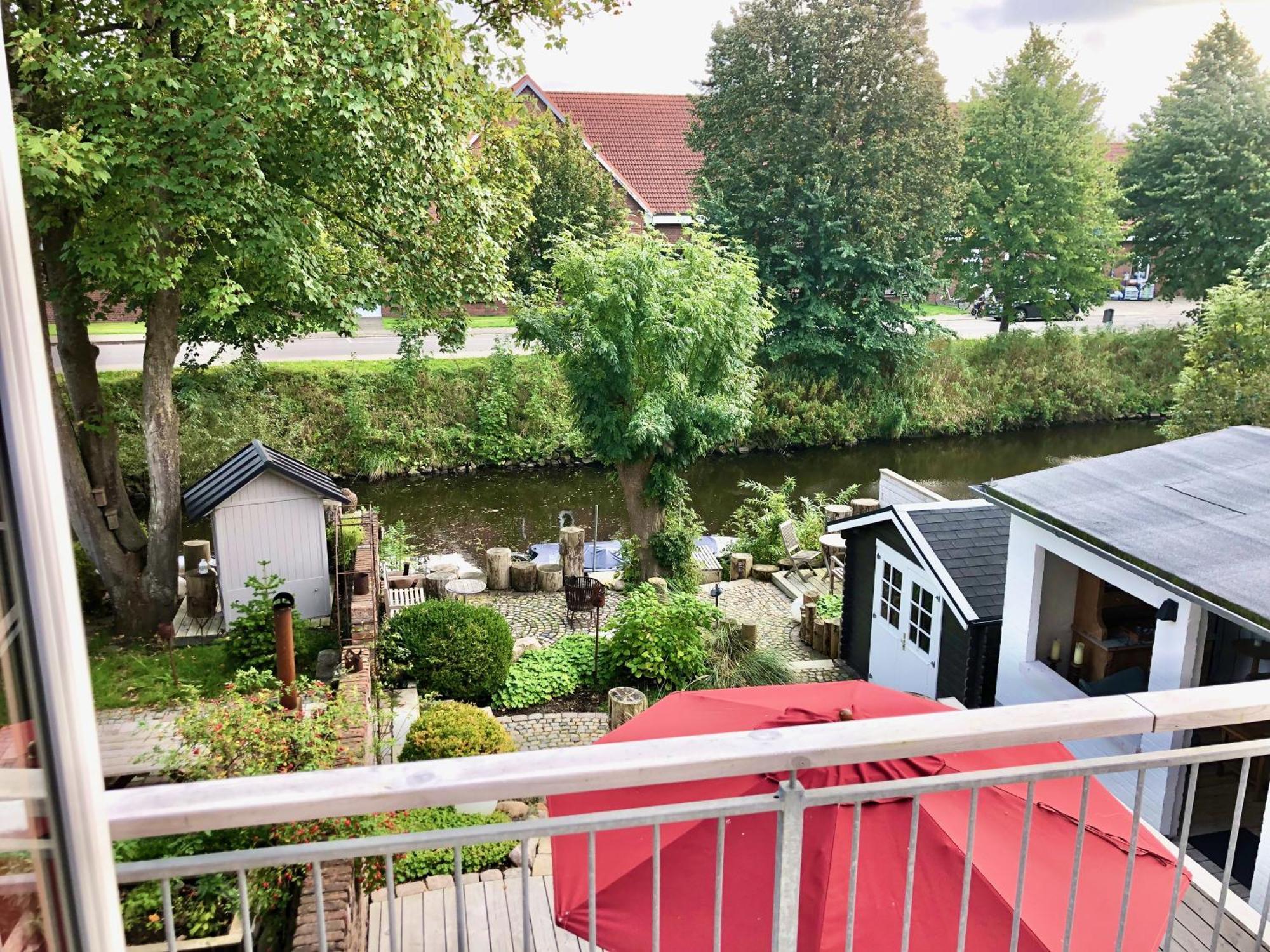 Gaestehaus Kajuete Direkt Am Wasser Friedrichstadt Extérieur photo